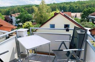 Wohnung kaufen in 72770 Reutlingen, Sonnenverwöhnte Dachgeschoss-Wohnung mit zwei Balkonen und schöner Aussicht in ruhiger Lage