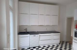 Wohnung kaufen in 45131 Rüttenscheid, Privatverkauf · Bezugsfreie Altbauwohnung in Essen-Rüttenscheid – 78 m², Balkon, hohe Decken ·