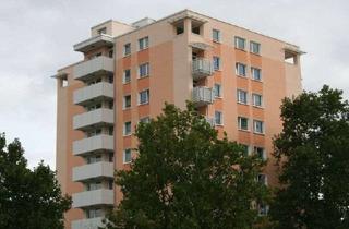 Wohnung mieten in Thüringer Str., 65428 Rüsselsheim, Großzügig geschnittene 3-Zimmer-Wohnung