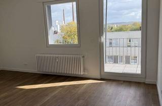 Wohnung mieten in Hauptstr. 47-51, 51465 Bergisch Gladbach, helle, modernisierte 4 Zimmer mit Balkon - sofort beziehbar - optimal WG geeignet!