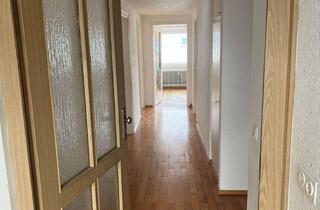 Wohnung mieten in Riedweg, 72172 Sulz, Schöne, helle Vier-Zimmer-Dachgeschosswohnung in Sulz am Neckar