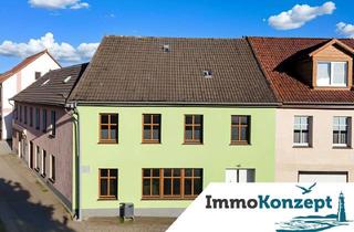 Haus kaufen in 17121 Loitz, Modernisiertes Stadthaus mit großzügigem Raumangebot und Innenhof in Loitz! Ca. 185m² Wfl, Terrasse