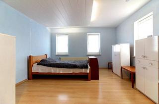 Wohnung kaufen in 61440 Oberursel, Charmante 2-Zimmer-Altbauwohnung in Stierstadt – Gas-Etagenheizung, S-Bahn fußläufig
