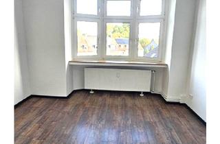 Wohnung mieten in Johannes-Brokamp-Str. 27, 45355 Bergeborbeck, Schöne 3-Zimmer-Dachgeschosswohnung mit Tageslichtbad!