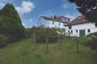 Doppelhaushälfte kaufen in 30659 Bothfeld, Doppelhaushälfte mit großem Grundstück und Nebengebäuden