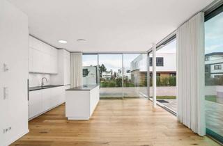 Wohnung kaufen in 61231 Bad Nauheim, Lichtdurchflutete 4-Zimmer-Eigentumswohnung mit Gartenanteil