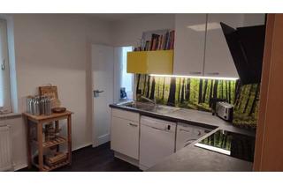Wohnung kaufen in 91052 Erlangen, "Hidden Gem" in Erlangens Bestlage: Neuwertige 3-Zimmer-Oase mit Maßküche & Home-Office-Setup!