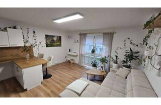 Wohnung kaufen in 97464 Niederwerrn, Modernisierte Zwei-Zimmerwohnung mit Stellplatz und neuer Küche(barrierearm)