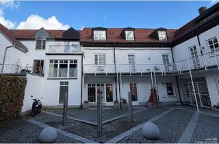Wohnung mieten in 82049 Pullach, Helle und sehr großzügige 2-Zimmer Dachgeschoss-Wohnung mit Wohnküche und sonnigem Südbalkon