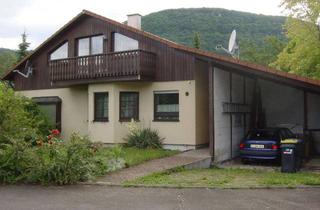 Wohnung mieten in Gartenstraße 37, 73252 Lenningen, Großzügige 3-Zimmer-Dachgeschosswohnung mit Balkon, Carport & Gartennutzung in Lenningen