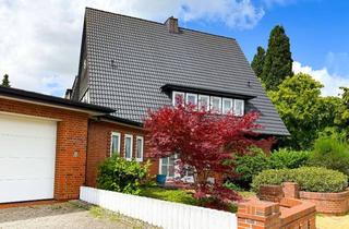 Haus kaufen in 25746 Heide, Stilvoll wohnen im Herzen von Heide - klassisches Stadthaus in begehrter Lage
