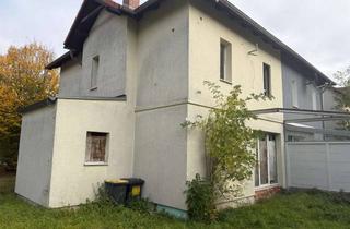 Haus kaufen in Zwenkauer Straße 102, 04420 Markranstädt, DHH zum selber Sanieren in Markranstädt 500 m zum Kulkwitzer See