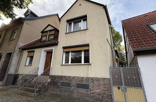 Haus kaufen in 06406 Bernburg, Stadthaus mit Garten, Garage, Sauna & Pool – Ihr Zuhause mit vielen Möglichkeiten in Bernburg!