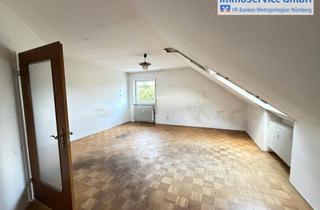 Wohnung kaufen in 90522 Oberasbach, Sanierungsbedürftige 2,5-Zimmer-Dachgeschosswohnung direkt am Hainbergpark mit Außenstellplatz