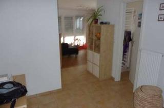 Wohnung mieten in Hubertusallee, 76135 Beiertheim-Bulach, Alltagstaugliche 2-Zimmer-Wohnung mit Balkon in Karlsruhe