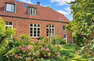 Haus kaufen in 25882 Tetenbüll, Bereit zu sanieren? Alte Schule mit einzigartigem Raumgefühl