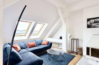 Wohnung kaufen in 10585 Charlottenburg, Ganz oben in Alt Charlottenburg – Dachgeschoss mit privater Terrasse, Kamin und Aufzug