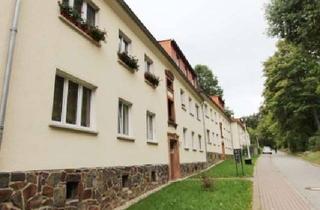 Wohnung mieten in Straße Des Bergmanns 119, 07546 Gera, Modernisiertes Wohnen in Leumnitz: Bad mit Fenster, Stellplatz & grüne Umgebung