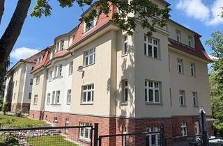 Wohnung mieten in Chemnitzer Straße 20, 09599 Freiberg, Stilvolles Wohnen in der Rektorenvilla – 5 Räume, 131,8 m², Parkett & Balkon mit Parkblick