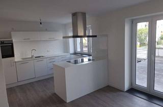 Wohnung mieten in 78224 Singen, Geschmackvolle 4-Zimmer-Wohnung mit luxuriöser Innenausstattung mit Balkon und Einbauküche in Singen