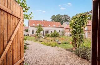 Haus kaufen in 14776 Neustadt, Kernsanierter Vierseitenhof bei Brandenburg