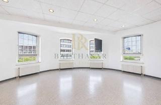 Gewerbeimmobilie kaufen in 76135 Weststadt, LICHTDURCHFLUTETE RÄUME MIT WOHNRAUMPOTENZIAL UND MARKANTER FENSTERFRONT