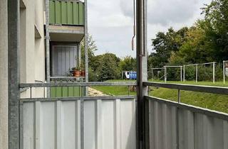 Wohnung mieten in Ernst-Von-Harnack-Str. 35, 06246 Bad Lauchstädt, Was für Bequeme. Erdgeschoss mit Balkon und blick ins Grüne.