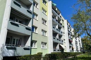 Wohnung mieten in Prager Straße 18, 14772 Hohenstücken, 3-Zimmer-Wohnung mit Balkon, Küche und Bad mit Fenster