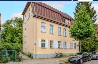 Anlageobjekt in 13467 Hermsdorf, Attraktives Mehrfamilienhaus mit historischem Charme und Entwicklungspotenzial